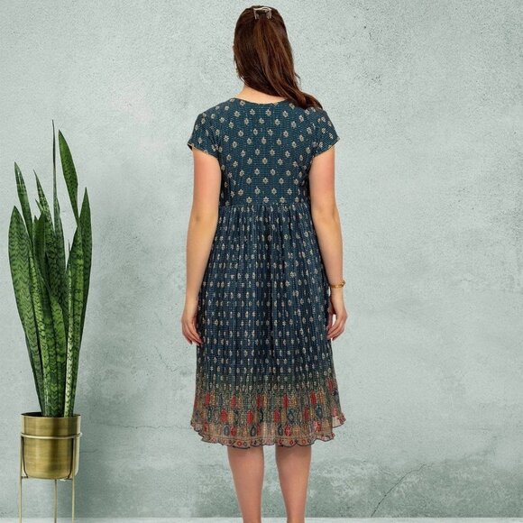 Elegant Dark Green Crushed Knee-Length Fusion Dress | Indian Dresses From India - Picture 5 of 5